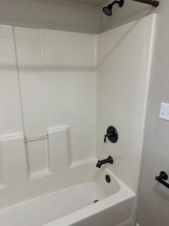 Building Photo - Adorable 1 bedroom 1 bathroom home in Spri...