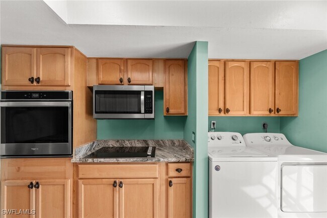 Building Photo - 304 Tudor Dr