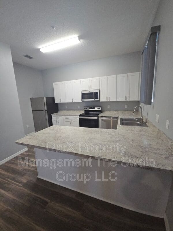 Building Photo - 750 Ave C SW