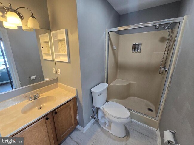 Building Photo - 2118 Cedar Barn Way