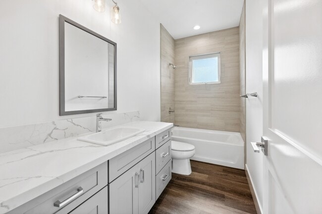 Building Photo - 22 Maiaku St