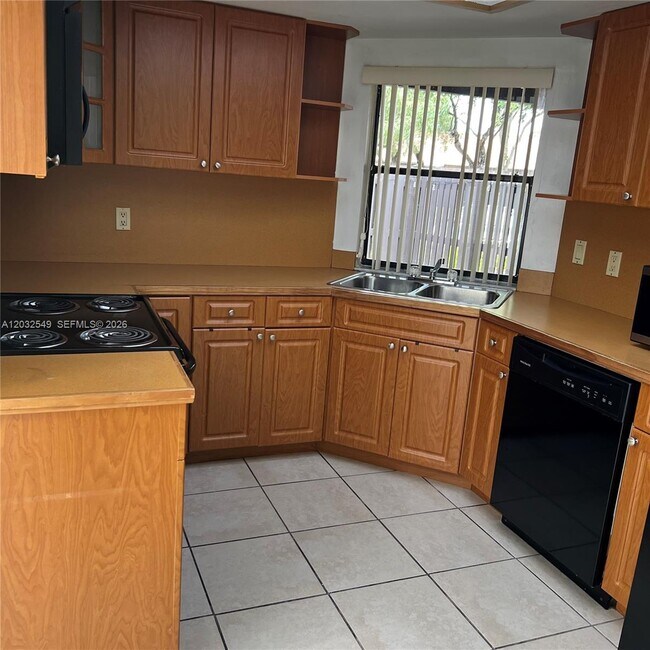 Building Photo - 15272 SW 46th Ln