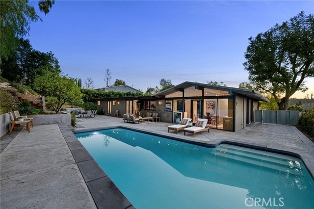 Building Photo - 4750 Poe Ave