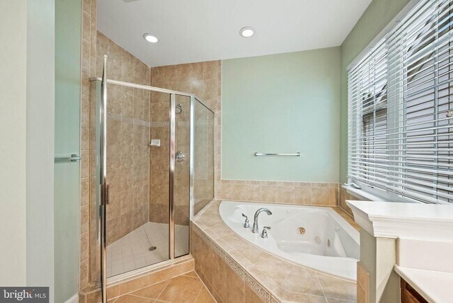 Building Photo - 7517 Lindberg Dr
