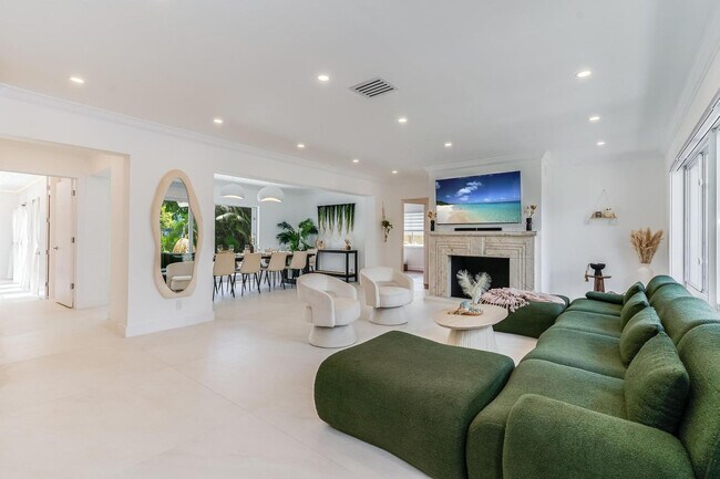 Building Photo - 616 NE 16th Terrace