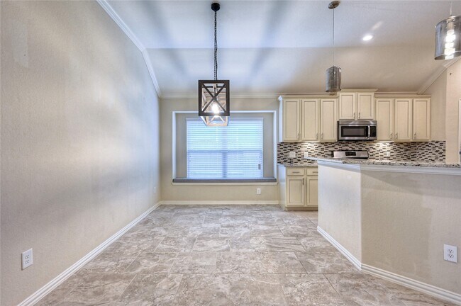 Building Photo - 3823 Cactus Field Ln