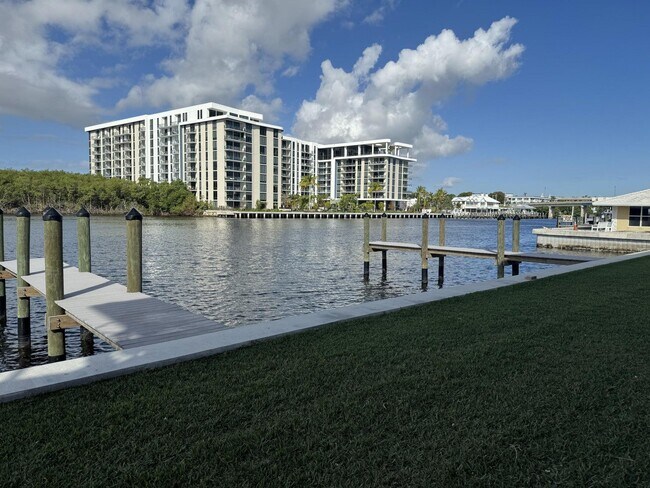 Building Photo - 5520 N Ocean Blvd