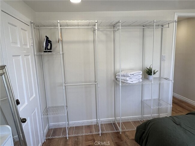 Building Photo - 1157 W 2nd St