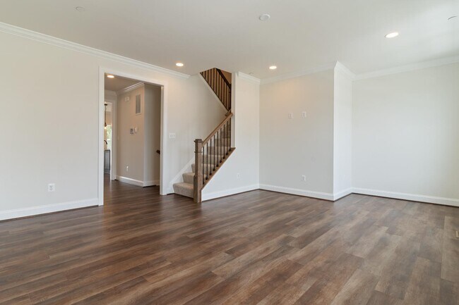 Building Photo - 95 Potomac Ct