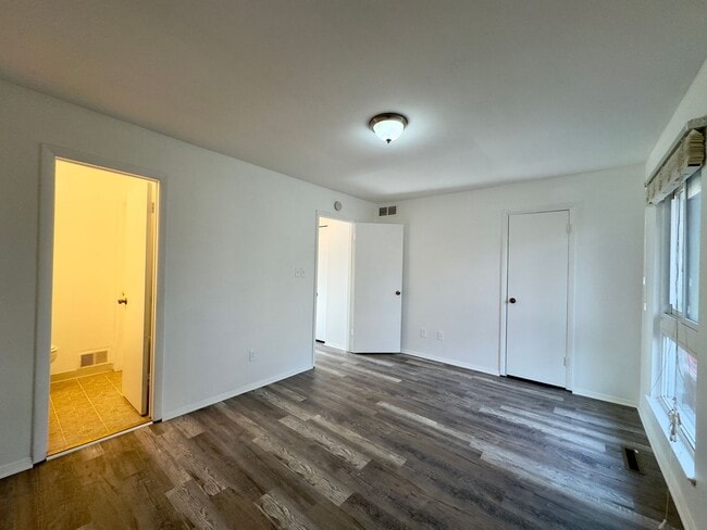 Building Photo - Charming 2 Bedroom/1.5 Bathroom Home in Randallstown, MD!