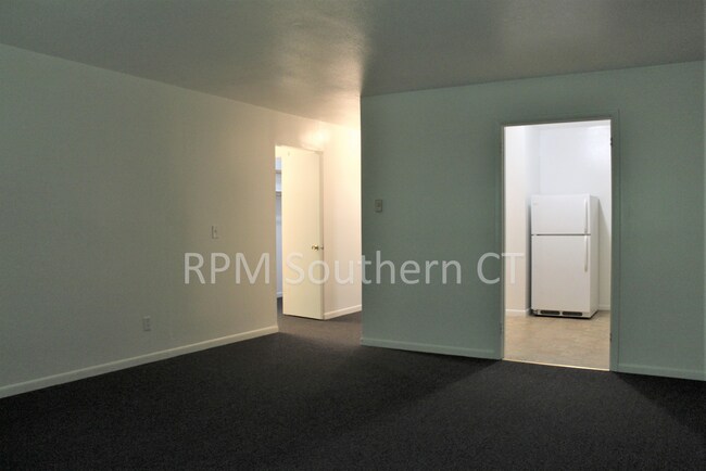 Building Photo - Ranch Style Condo – Hamden – 1 Bedroom