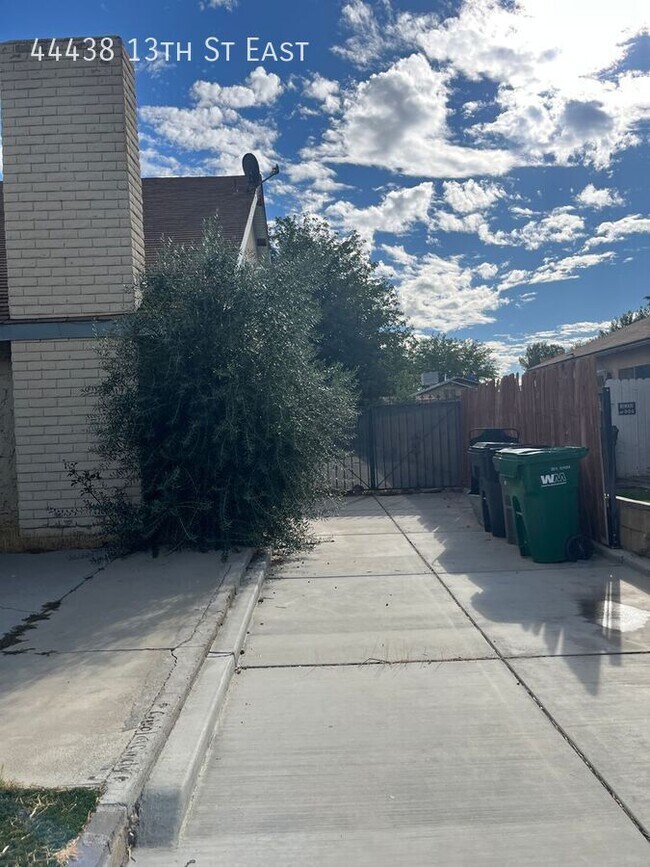 Building Photo - 44438 13th St E