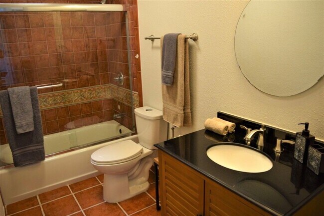 Building Photo - Cute & Cozy Home in McAllen