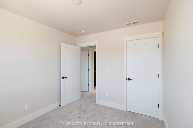 Building Photo - 3032 NE Terreo Pl
