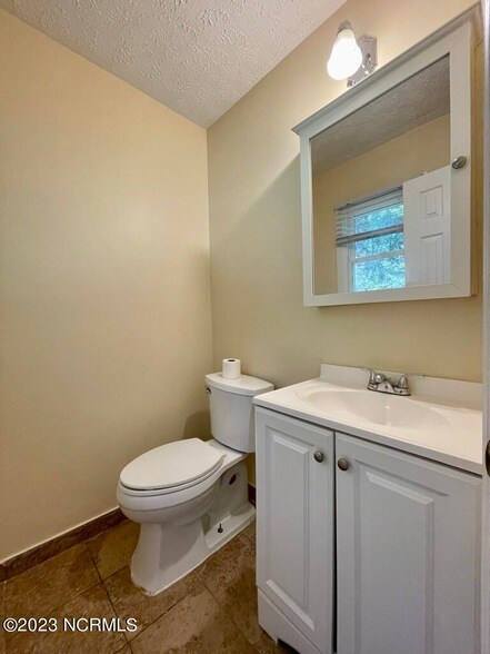 Building Photo - 3804 Brandywine Dr
