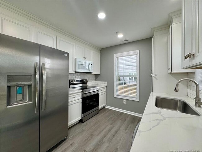 Building Photo - 311 Ranier Dr