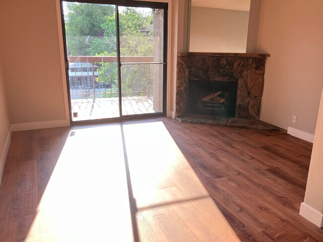 Living Room - 2955 Lakeside Dr