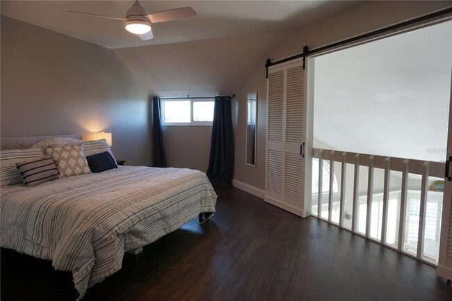 Building Photo - 534 Pinellas Bayway S