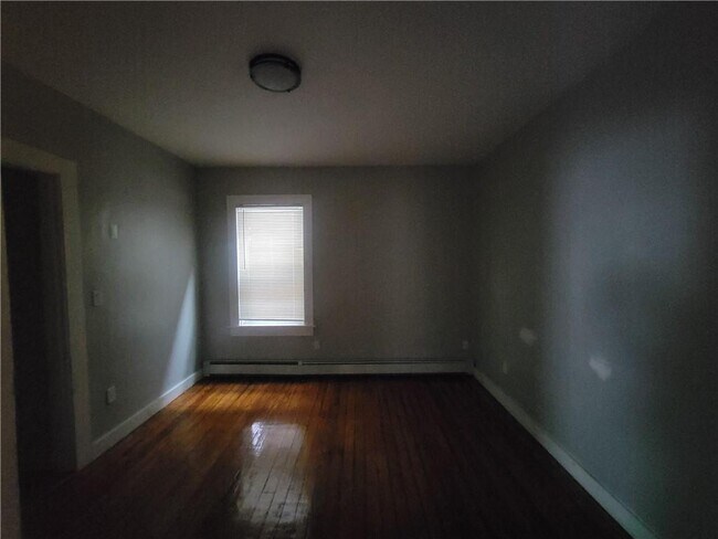 Building Photo - 123 Putnam St