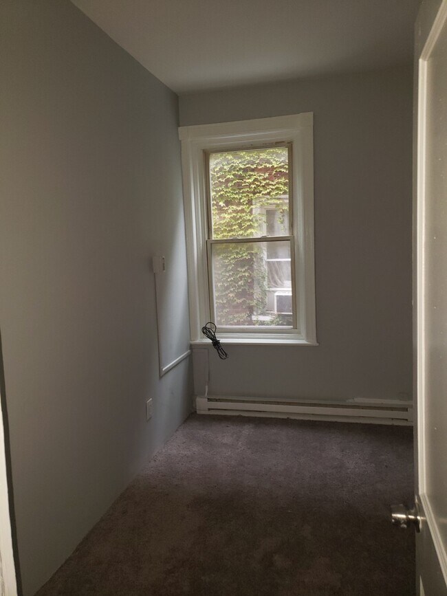 Building Photo - 4522 N Broad St