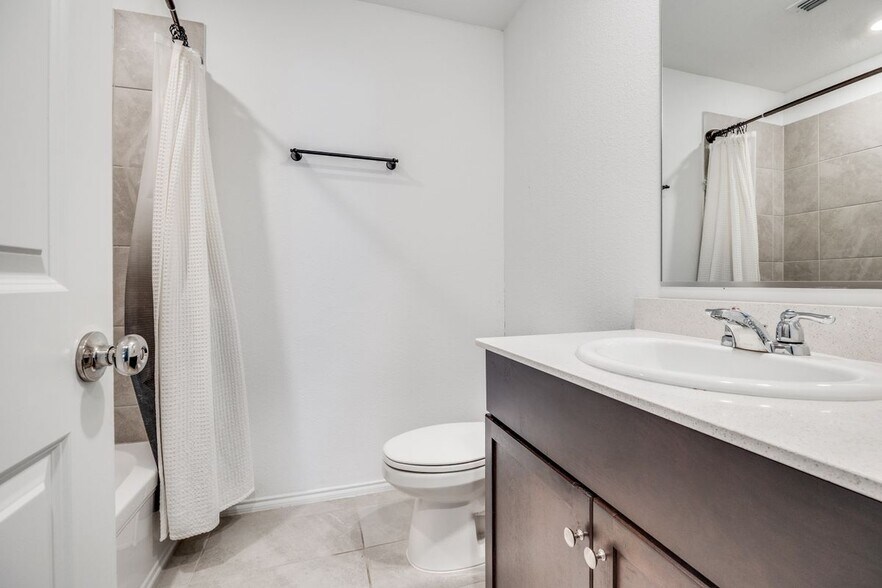 Building Photo - 5421 Rockrose Ln