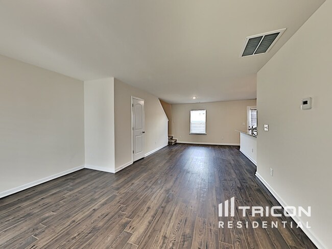 Building Photo - 207 Renwick Dr