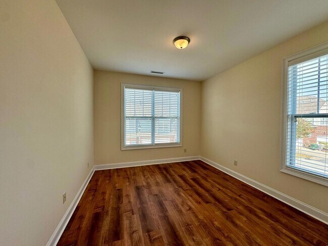 Building Photo - 563 Balsam Fir Dr