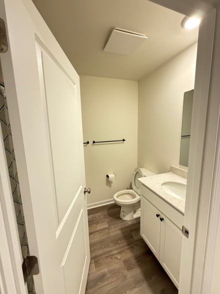 Building Photo - 116 Vulcan St