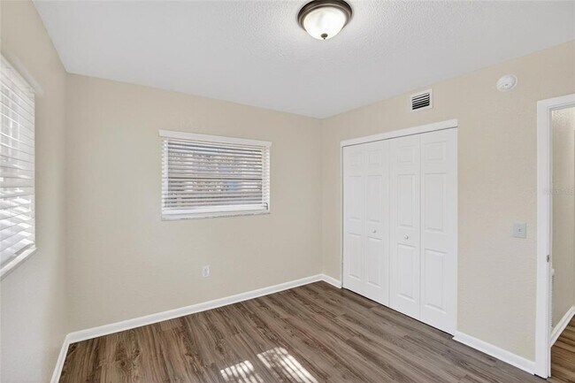 Building Photo - 311 NE 5th St