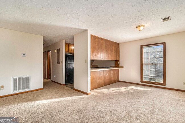 Building Photo - 1609 Riverside Trail NE