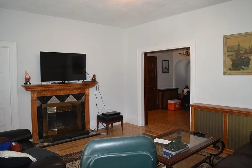 Building Photo - 24 Hall Ave
