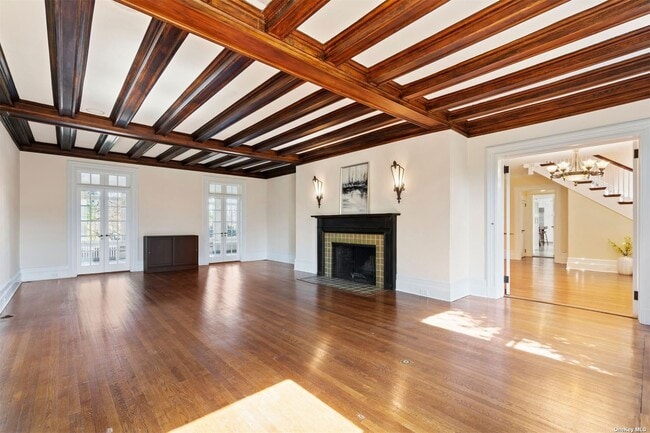 Building Photo - 31 Elm Sea Ln