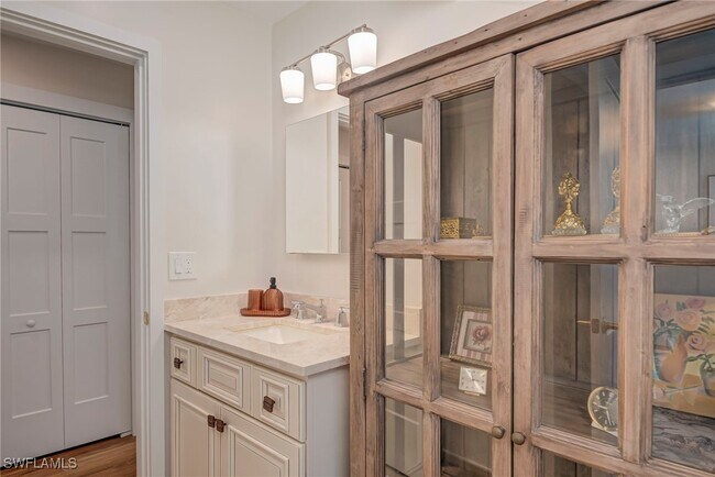 Building Photo - 577 98th Ave N