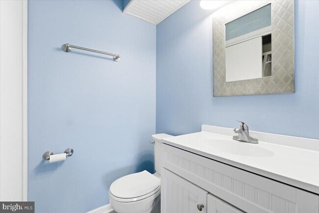 Building Photo - 1745 Edgewood Hill Cir