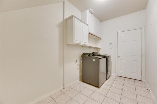 Building Photo - 9530 Park Garden Dr