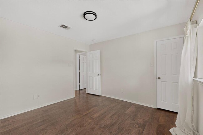 Building Photo - 11517 Chatam Berry Ln