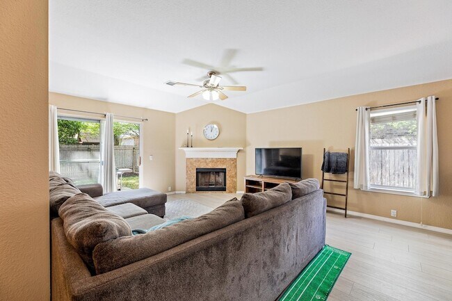 Building Photo - 1206 Parker Pl