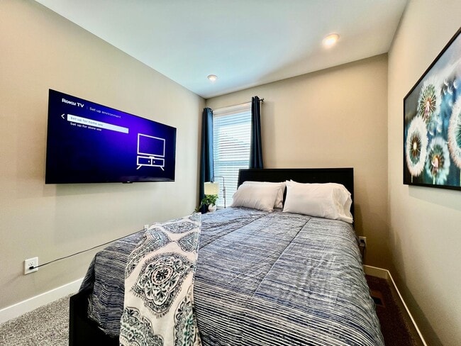 Building Photo - 4 Bedroom, Luxury living in premium location next to Liberty Center and Interstate 75