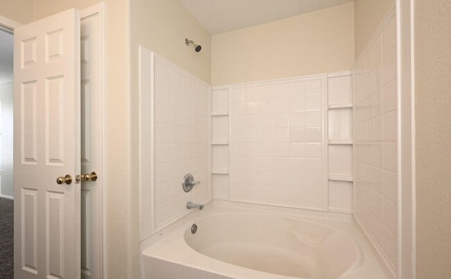 Building Photo - BEAUTIFUL 3 BEDROOM PLUS HUGE LOFT  for RENT