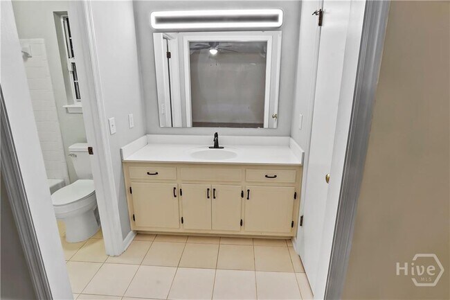 Building Photo - 115 Phyllis Dr