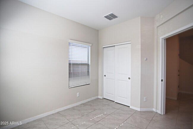 Building Photo - 7865 N 79th Ave