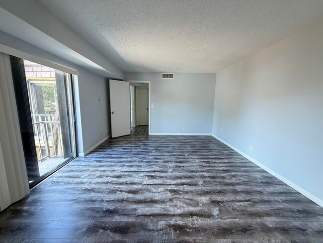 Building Photo - 731 Springdale Cir