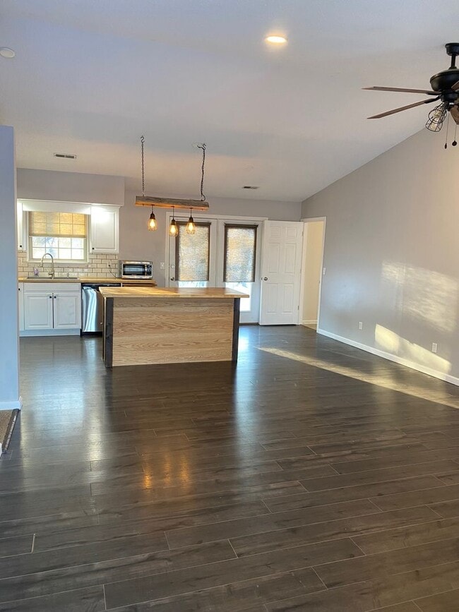 Building Photo - Updated Brick Ranch