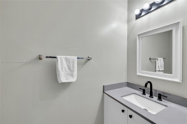 Building Photo - 4137 Briar Ln