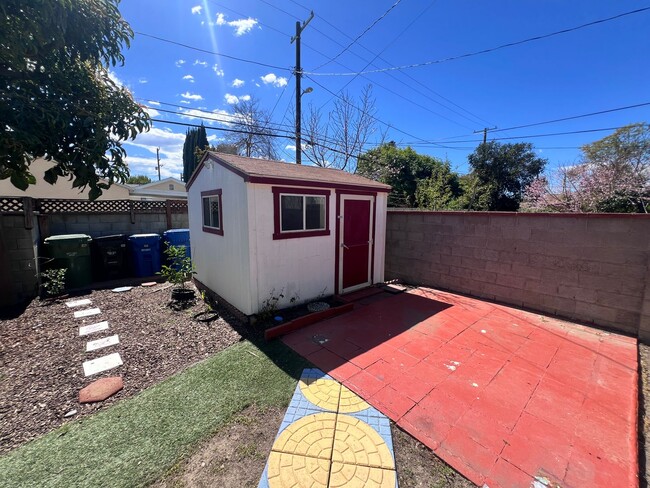 Building Photo - 2 Bedroom Single Story Home for Rent in Re...