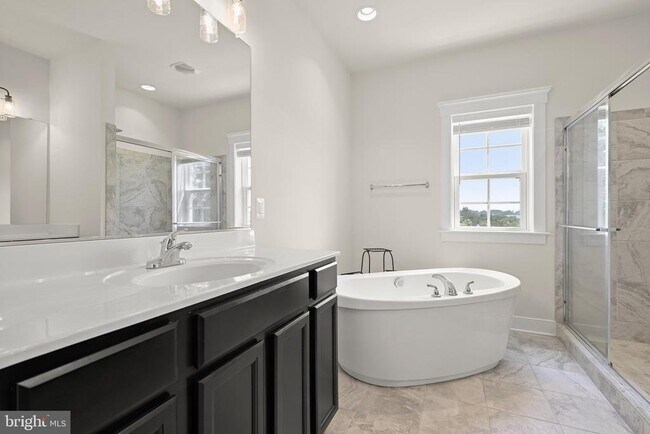 Building Photo - 212 Upper Brook Terrace