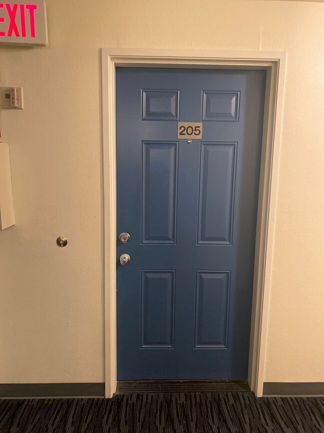 Building Photo - COMING SOON - Beautiful Condo in the Heart of Vibrant San Diego!