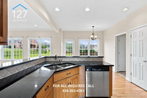 Building Photo - Comfortable & Stunning 4-Bedroom House in Prime Forest Location!