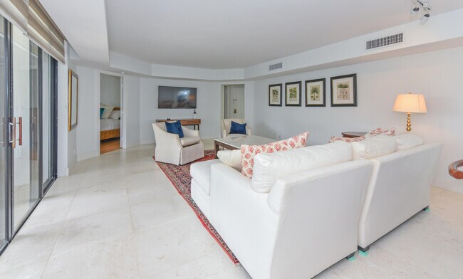Building Photo - 2860 S Ocean Blvd