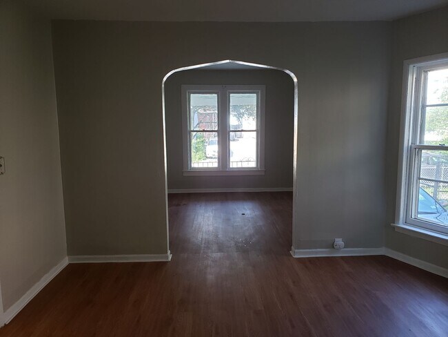 Building Photo - 154 Chenango St